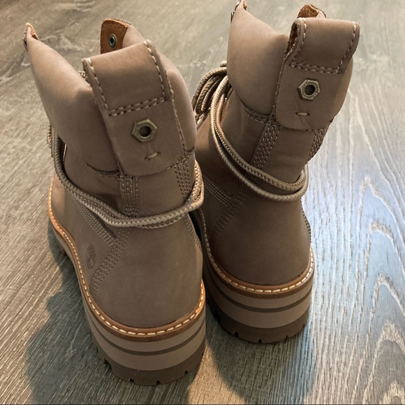 Timberland Women’s Boots NWOB Size 8 Courmayeur Valley Taupe Nubuck - Picture 8 of 12
